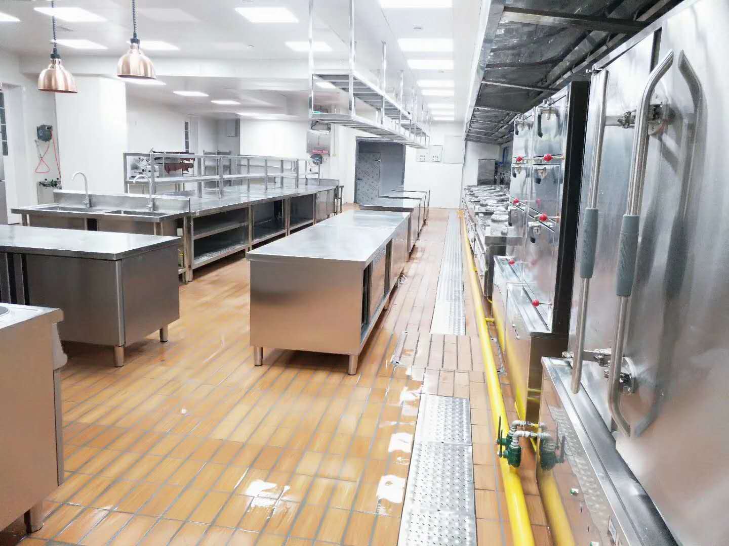 食堂手机看片福利视频設備