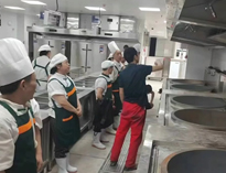 食堂廚具設備廠家告訴你食堂手机看片福利视频設備的采購標準是怎樣的